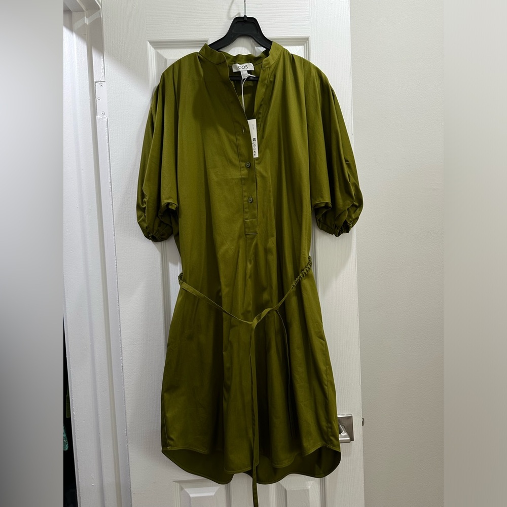 COS Olive green puff sleeve dress with belt (nwt). Size 6